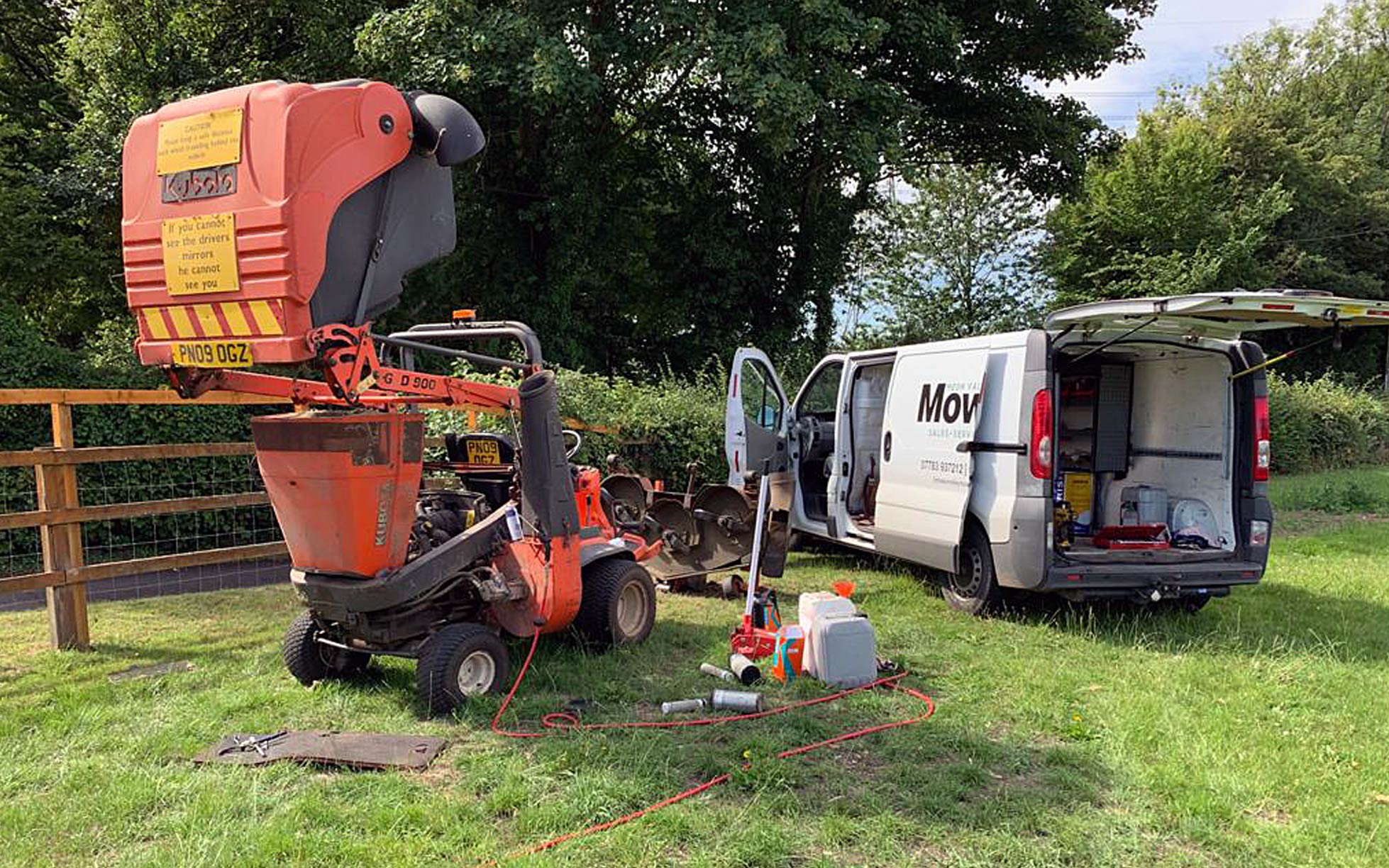 Home Meon Valley Mowers Professional Domestic lawnmowers garden care machinery Servicing Reapairs Sales Meon valley Hampshire Dorset Surrey and Sussex Area